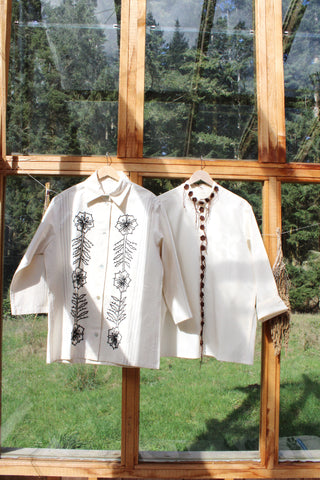 Accidente Con Flores Baba Button Up