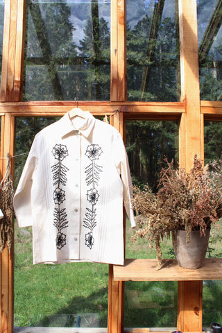 Accidente Con Flores Baba Button Up