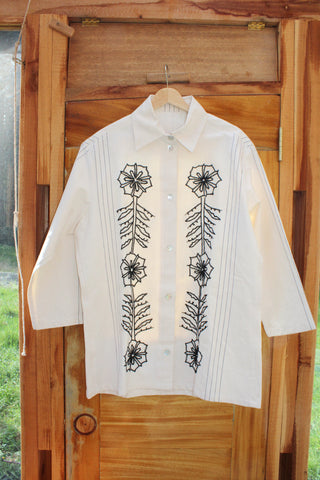 Accidente Con Flores Baba Button Up